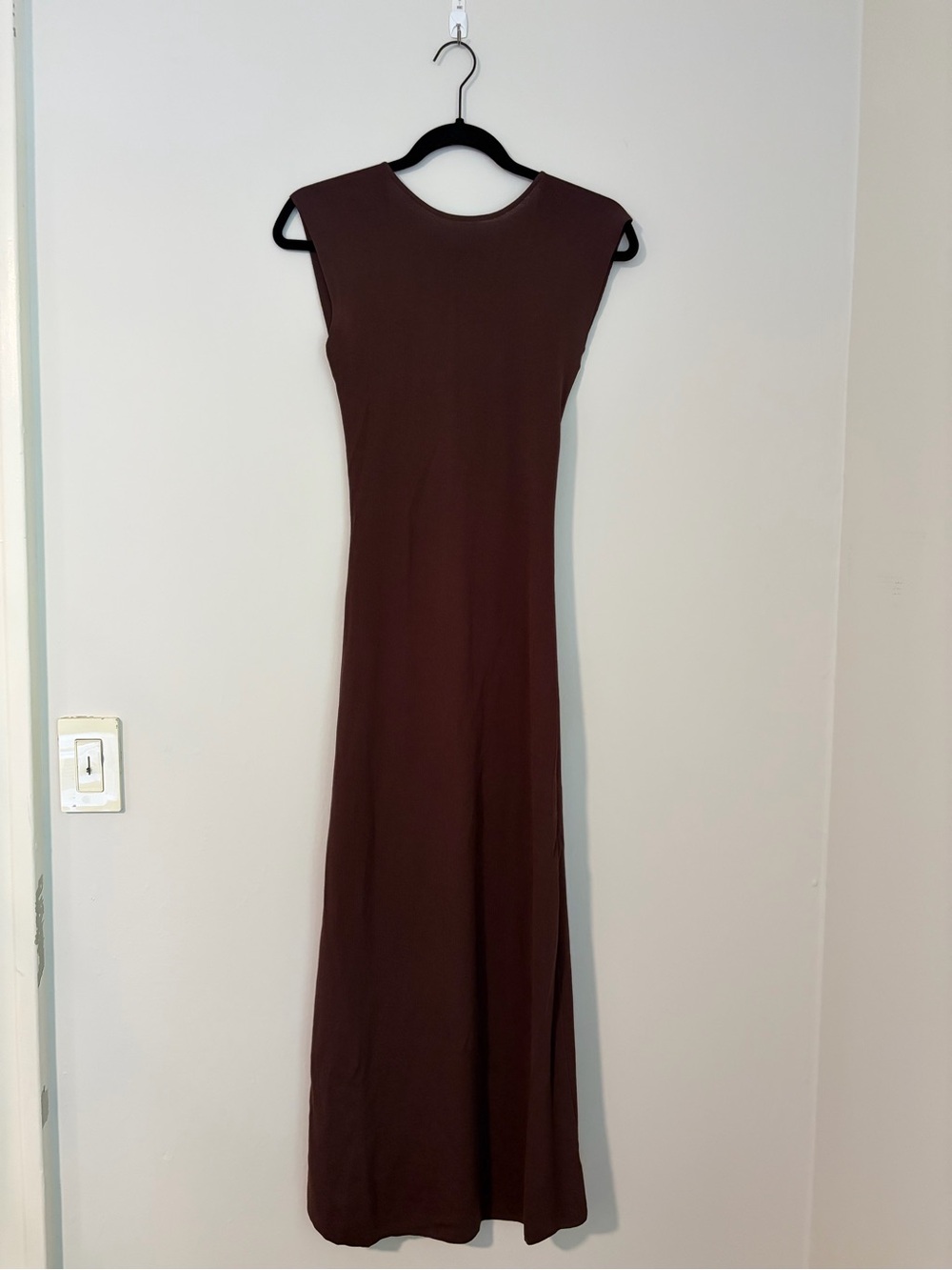 Vestique Chocolate Brown Sleeveless Maxi Bodycon Dress with Cut Out